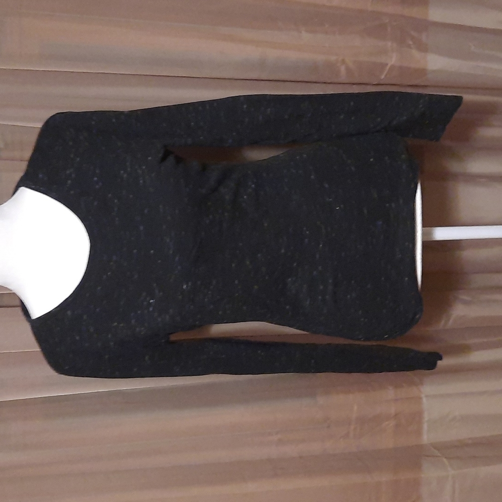 ●A new day long sleeved tee Size S